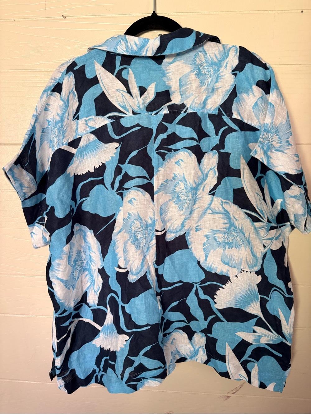 Elie Tahari Navy& Light Blue Floral Short-Sleeve Pullover Linen Camp Shirt XL - Picture 4 of 6